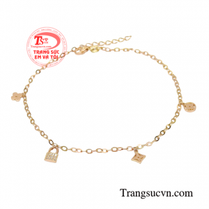 Lắc chân vàng hồng thời trang toát lên được vẻ ngọt ngào, dịu dàng của một người con gái hiện đại.