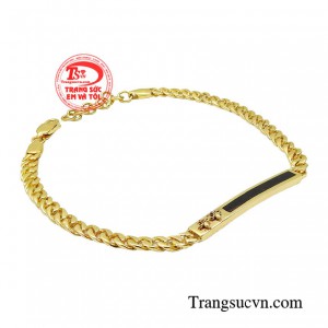 Chỉ với một chiếc lắc tay nam vàng cũng đủ giúp cánh mày râu có được sự ấn tượng trong mắt người khác phái. 