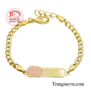 Lắc vàng trẻ em dễ thương hiện đang là sản phẩm mới được các bậc phụ huynh đặc biệt ưa chuộng.