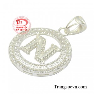 Mặt dây chuyền bạc ấn tượng nhận giao hàng trên toàn quốc.