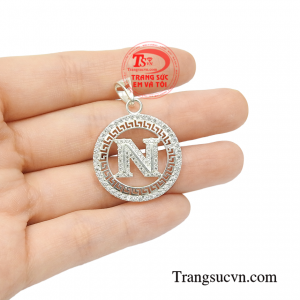 Mặt bạc chữ thời trang
