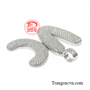 Qua trang sức bạn có thể cho mọi người biết bạn là ai, phong cách và con người của bạn.