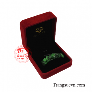 Mặt jadeite yên ngựa chạm khắc