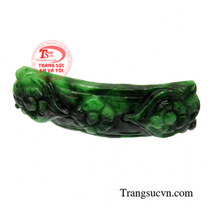 Chiếc mặt dây mang đến sự tinh khiết, ngọt ngào và nuôi dưỡng năng lượng cho người sở hữu.