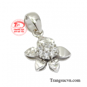 Sản phẩm nhận đặt chế tác theo yêu cầu của khách hàng.