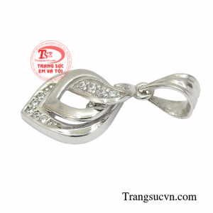 Nhờ đó mà sẽ giúp cho phái đẹp toát lên vẻ sang trọng và thời trang hơn.