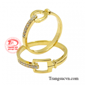 Đây là món đồ trang sức quan trọng được trao tặng vào ngày đặc biệt nhất của một đời người.