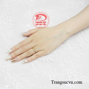 Nhẫn cưới là bí quyết gìn giữ ngọn lửa hạnh phúc gia đình.