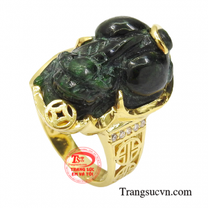 Đeo nhẫn tỳ hưu để thể hiện quyền lực, địa vị xã hội của người đó. 