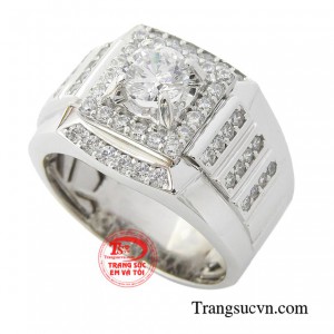 Chính sự điềm đạm được toát lên từ chiếc nhẫn đó khiến bạn trở nên thu hút hơn trong mắt người đối diện.