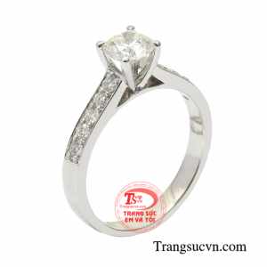 Nhẫn nữ kim cương cao cấp là món đồ trang sức đang được yêu thích nhất hiện nay.