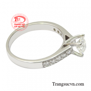 Vậy các quý ông còn chờ gì nữa mà không dành tặng chiếc nhẫn này dành cho cô gái của đời mình.