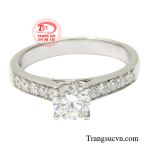 Với mỗi người con gái được cầu hôn bằng chiếc nhẫn kim cương lấp lánh luôn là mơ ước mong muốn có được.