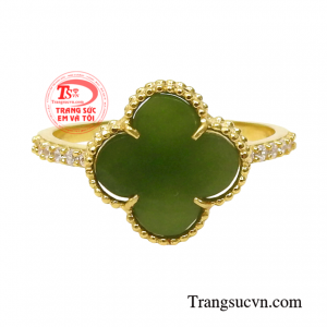 Ngoài ra còn có tác dụng làm đẹp chiếc nhẫn còn giúp đem lại thịnh vượng, tiền tài cho chủ nhân.