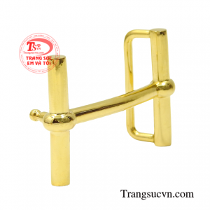 Đeo thắt lưng không chỉ giúp định hình quần áo, mà còn đem lại điểm nhấn thời trang cho cánh mày râu.
