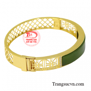 Thiết kế kiểu cách, độc đáo tạo điểm nhấn quan trọng trên bộ trang phục của bạn.