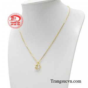 Bộ sản phẩm được lấy ý tưởng và thiết kế từ hình ảnh cỏ 4 lá mang 4 ý nghĩa của cuộc sống đó là: niềm tin, hy vọng, tình yêu và may mắn.