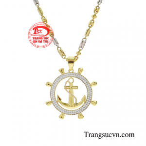 Để có được vẻ ngoài cuốn hút đó, bạn chỉ cần khoác lên mình bộ dây chuyền đầy cá tính này. 