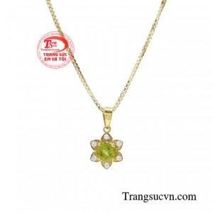 Sản phẩm này sẽ tô điểm thêm phần xinh đẹp cho gương mặt bừng sáng và tôn lên nét duyên dáng kiều diễm.