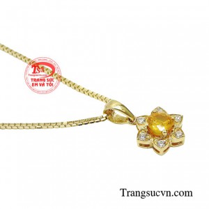 Sản phẩm là món trang sức phong thủy mà bất kỳ cô gái nào cũng nên sở hữu cho mình để luôn tỏa sáng ở bất kỳ đâu.