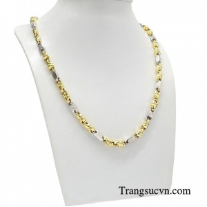 Dây chuyền nam tính thời thượng là phụ kiện đắc lực giúp các bạn nam gây ấn tượng mạnh với chị em phụ nữ