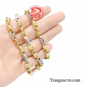 Dây chuyền nam tính thời thượng là phụ kiện đắc lực giúp các bạn nam gây ấn tượng mạnh với chị em phụ nữ