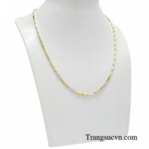 Lựa chọn dây chuyền thời trang đẳng cấp này tạo sức hút cho phái mạnh, giúp bạn tự tin và cá tính hơn
