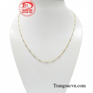 Dây chuyền thời trang quý cô được coi là sản phẩm độc đáo và ưa chuộng hàng đầu hiện nay