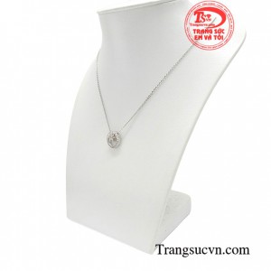 Mỗi món đồ trang sức không đơn giản là một món đồ phụ kiện mà nó còn thể hiện phong cách cá tính của bản thân