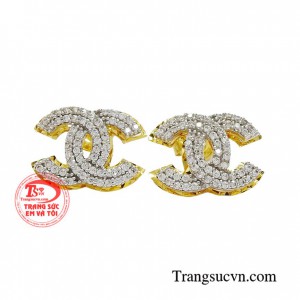 Hoa tai chanel sang trọng là sản phẩm tôn vinh phái đẹp giúp các bạn nữ tự tin, xinh xắn, thu hút mọi ánh nhìn