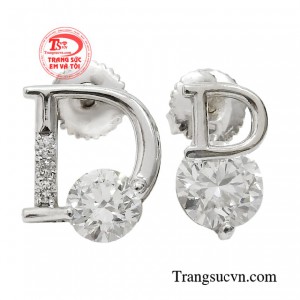 Hoa tai kim cương đẳng cấp là mẫu thiết kế sang chảnh bậc nhất khiến bất kỳ chị em nào cũng muốn sở hữu cho riêng mình.