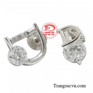 Không những vậy sản phẩm còn được kiểm định nghiêm ngặt và cấp bởi GIA tiêu chuẩn quốc tế.