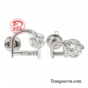 Nếu bạn đang muốn sở hữu cho mình đôi hoa tai kim cương phiên bản giới hạn này hãy liên hệ ngay với chúng tôi để có những trải nhiệm đẳng cấp nhất.