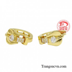 Hoa tai được làm từ chất lượng cao cấp 18k sáng bóng và bền đẹp hơn