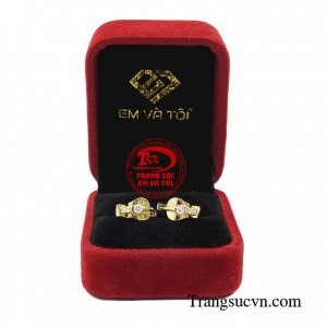 Hoa tai tròn thời thượng