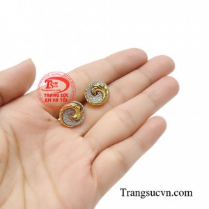 Hoa tai vàng thanh lịch là sự lựa chọn hoàn hảo dành cho phái đẹp