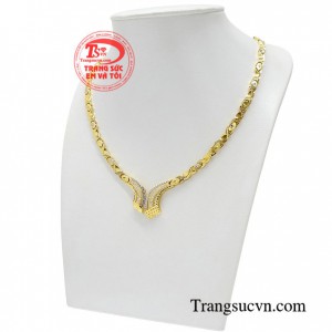 Kiềng vàng mang đến sự tự tin, xinh đẹp trong mọi hoàn cảnh