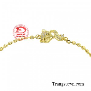 Chính vì vậy nên các cô gái thường mang Hồ Ly bên mình để tăng thêm sự duyên dáng, làm chủ được cảm xúc khi đối diện bạn khác giới. 