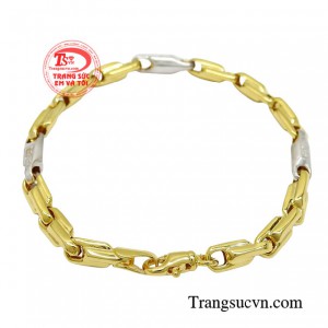 Cánh mày râu luôn chọn cho mình phong cách mạnh mẽ cá tính để luôn xuất hiện trong diện mạo chỉn chu.