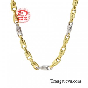 Bởi vậy để trở nên thu hút như một quý ông thực thụ, bạn hãy lựa chọn cho mình một chiếc lắc tay cá tính phù hợp với mọi loại trang phục 