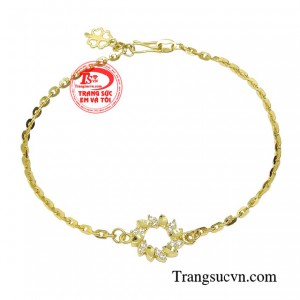 Lắc tay vàng nguyệt quế mang lại thành công trên con đường công danh, sự nghiệp. 