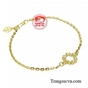 Chiếc lắc tay mang nét đẹp hoang sơ, quyến rũ và trưởng thành. 