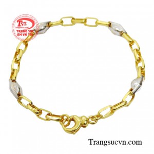 Vì vậy mà phái mạnh nên lựa chọn chiếc lắc tay này để tạo thêm sức hút cho bản thân mình. 