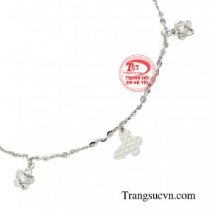 Với vẻ diện mạo lung linh xinh đẹp chị em có thể tự tin tỏa ở bất cứ đâu.