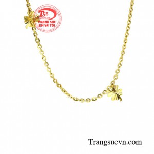 Chiếc lắc tay xinh xắn này rất phù hợp làm quà tặng bất ngờ và ý nghĩa cho bạn gái