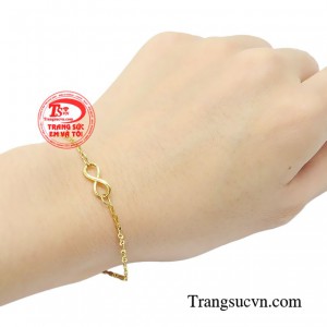 Bởi mang ý nghĩa không giới hạn là sự trường tồn vĩnh cửu nên sản phẩm thiết kế vô cực được các bạn trẻ rất yêu thích.