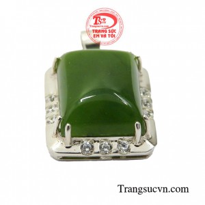 Mặt bạc chữ thời trang phù hợp với mọi lứa tuổi, hợp thời trang và trang phục