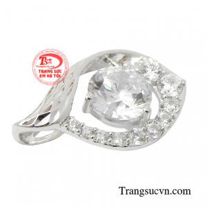 Chẳng những vậy sản phẩm này còn giúp bộ trang phục của bạn trở nên cao cấp hiện đại hơn trong mắt người đối diện. 