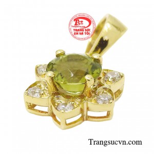 Peridot đem lại sự ôn hòa, cuộc sống thăng hoa, hạnh phúc. 