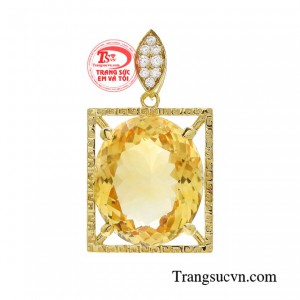 Mặt dây thạch anh hoàng gia mang đến khí chất cho phái mạnh. 